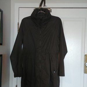 Aritzia The Group by Babaton RAINDROP JACKET